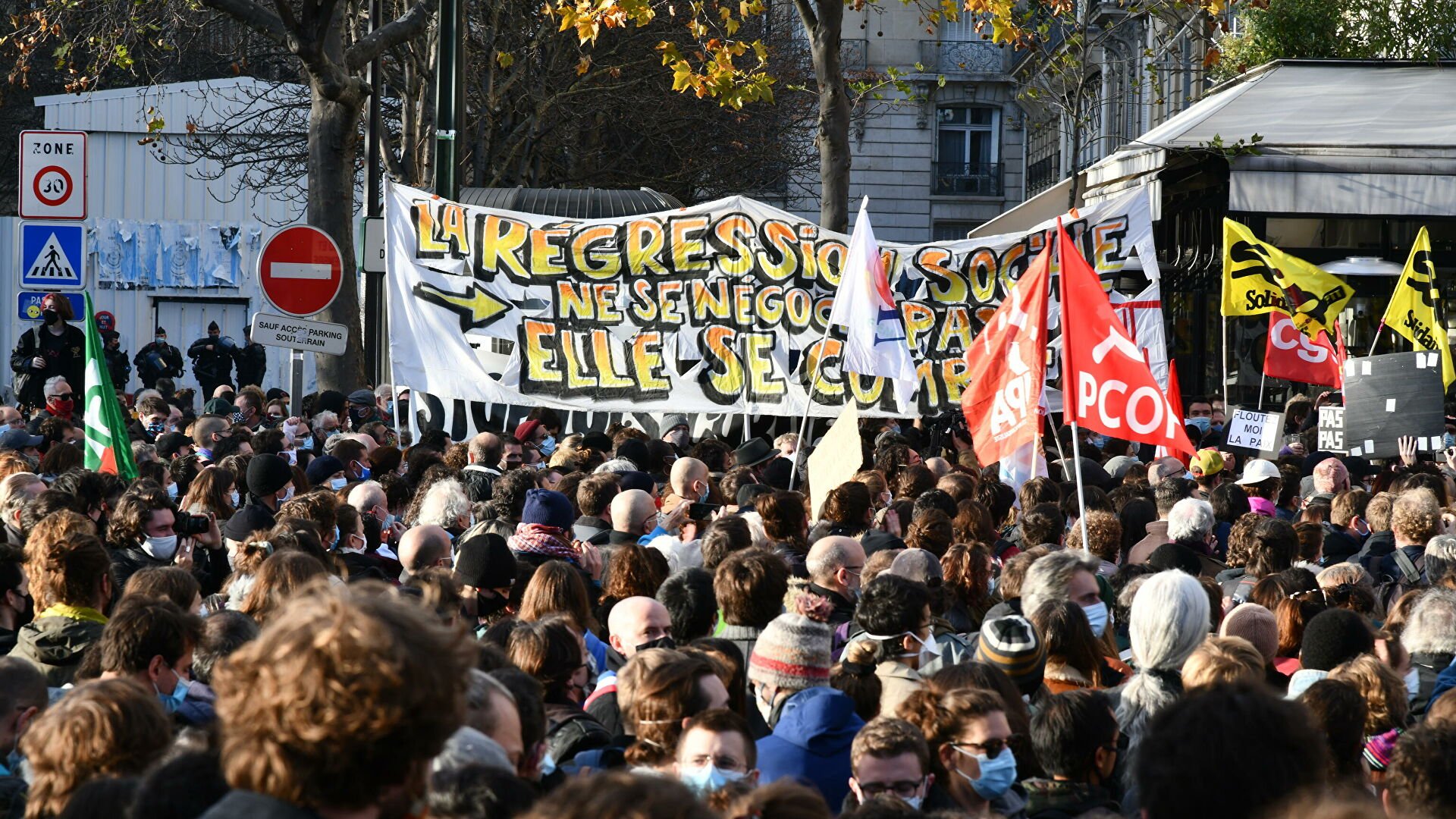 Разворачивается протест врачей и адвокатов по всему миру